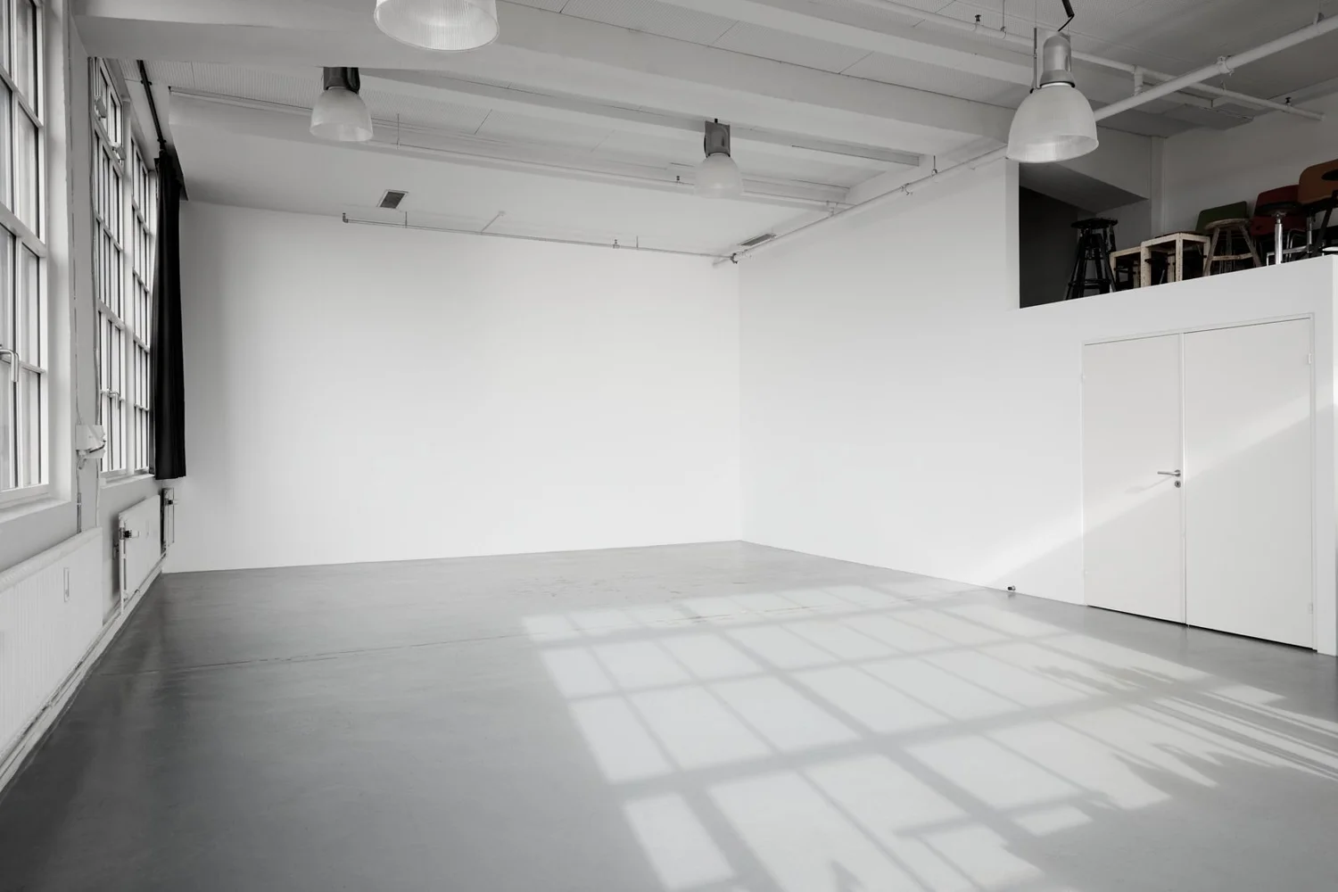 STUDIO 01 — image 1 of 4